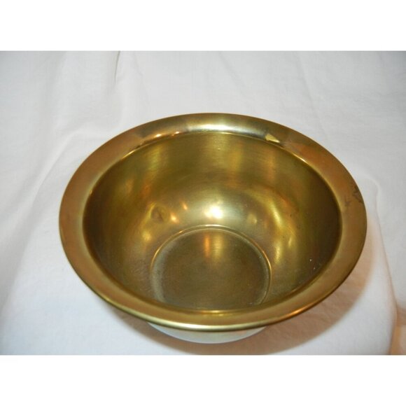 Brass Bowl Vintage Mid Century table piece three footed flared brim - Picture 3 of 4